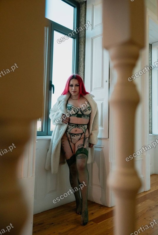 Leonor photo 4