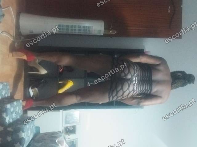 Leonor photo 4