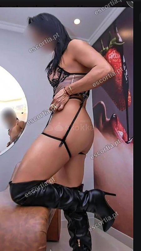 Mariana photo 9