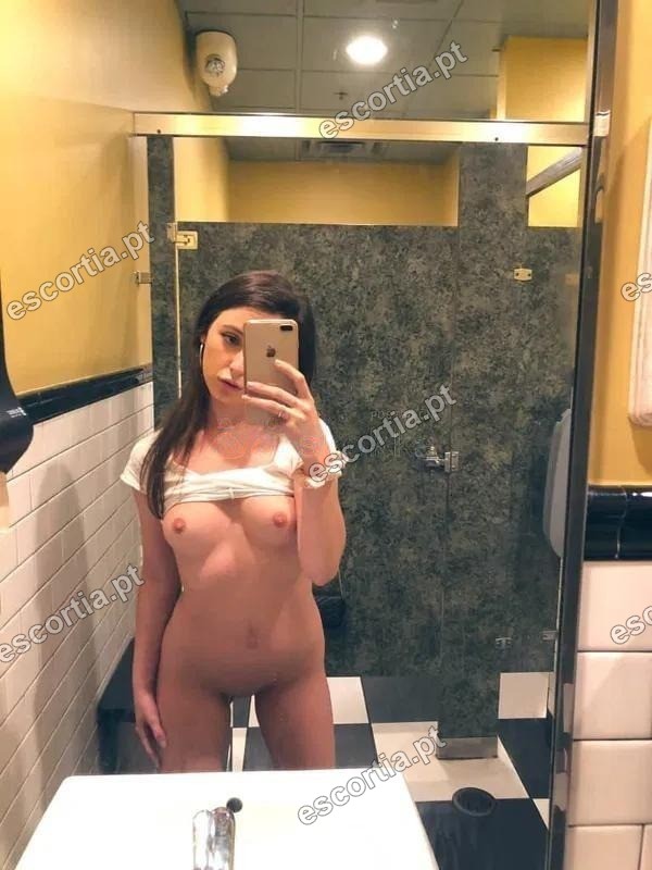 Letícia photo 2